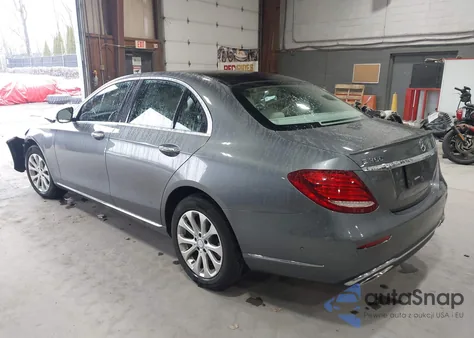2017 Mercedes-Benz E 300 4Matic z USA, uszkodzony, nr VIN WDDZF4KB0HA134594